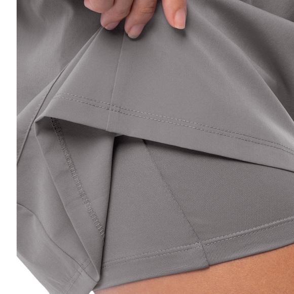 NWT Realtree Fishing Ladies Sea Side Skort, Frost Gray, 2XL - Picture 4 of 10